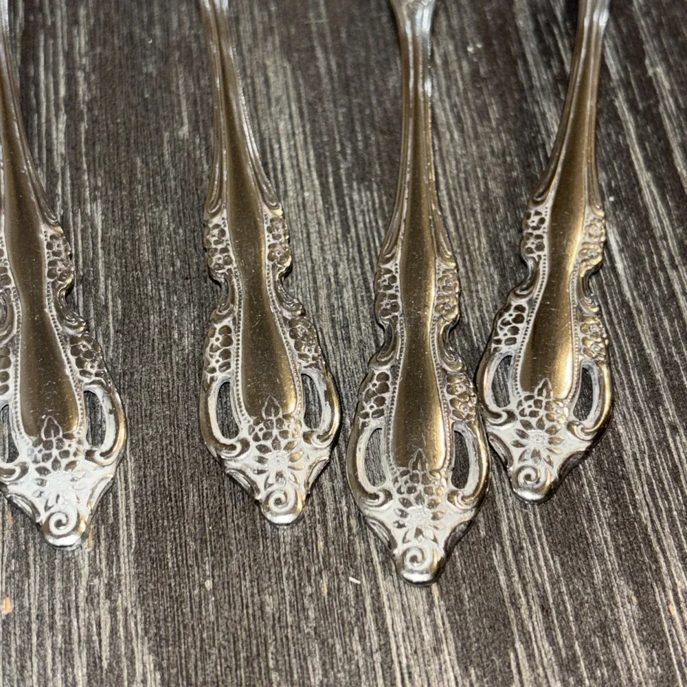 Oneida Brahms Set of 4 Teaspoons Spoons Community Stainless Flatware
